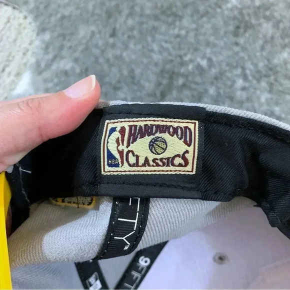 New Era Hardwood Classics Lakers Hat - Picture 10 of 11